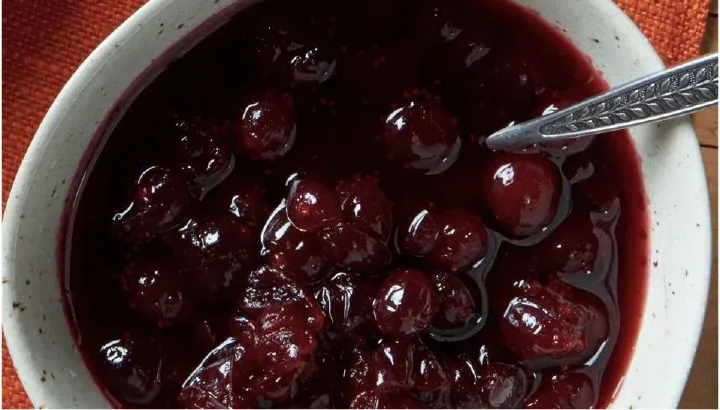  thanksgiving potluck recipe - Maple syrup cranberry sauce
