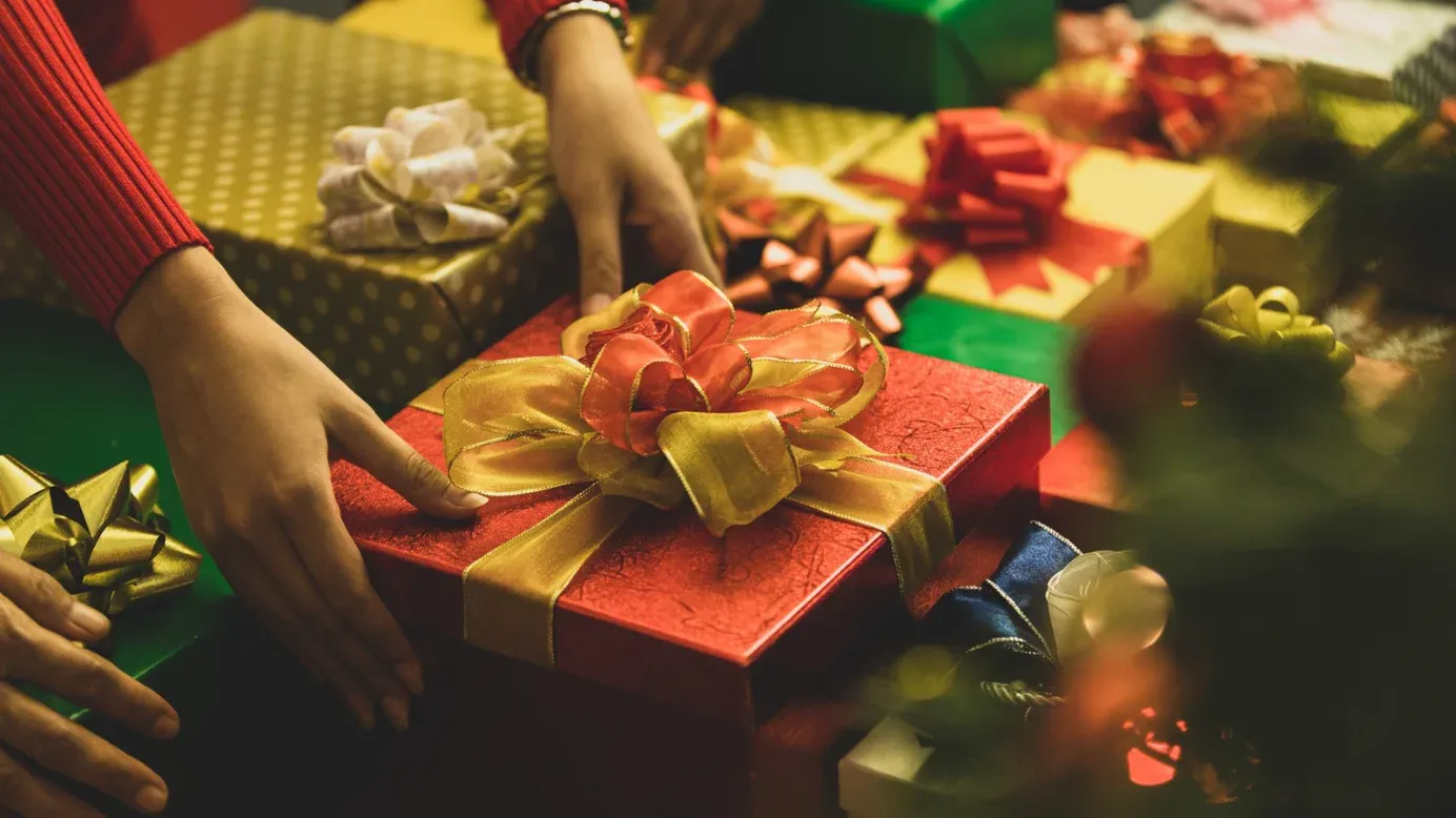 10 Christmas Gift Ideas For Employees & Colleagues