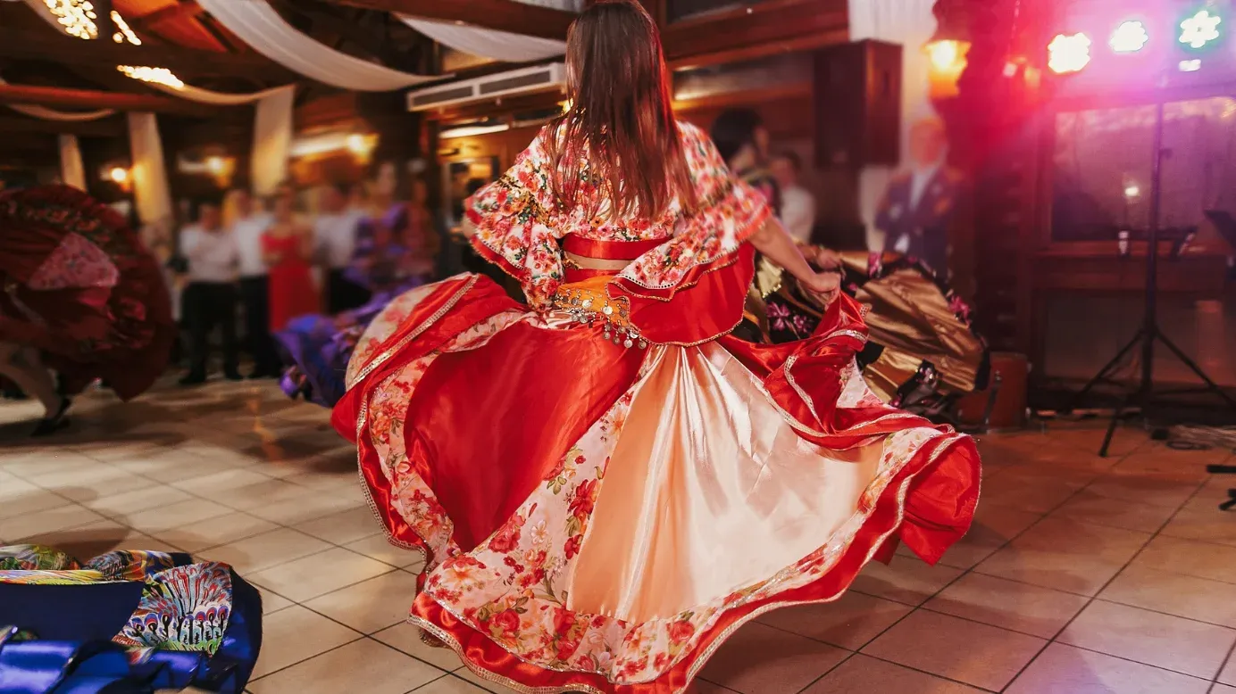  Spectacle de musique et de danse albanaises